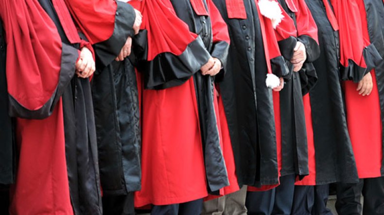 الرئيس بوتفليقة يجري حركة في سلك القضاء