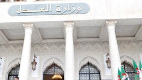 الرئيس بوتفليقة يعين رؤساء و نواب عامين مجالس قضائية جديدة