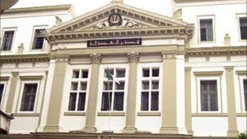 معوّق‭ ‬ومير‭ ‬ومسؤولون‭ ‬يحتالون‭ ‬على‭ ‬المواطنين‭ ‬بسكنات‭ ‬وهمية‭ ‬