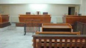 طالب جامعي يقود عصابة لاختلاس أموال المواطنين من 9 مراكز بريد بالعاصمة