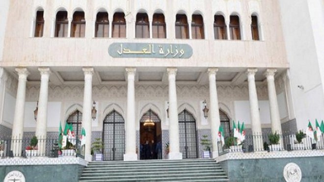 13 قاضيا يمثلون أمام لجنة الإنضباط بوزارة العدل