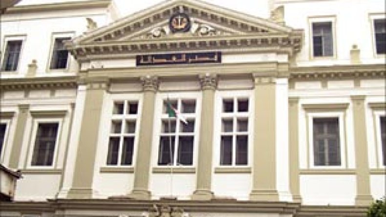 تضامن كبير من رجال الشرطة والمحامين مع المتهم