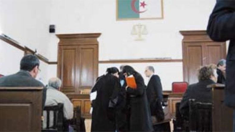 تقرير مخيف لوزارة العدل:11 ألف جزائرية خلعت زوجها في2010