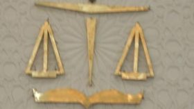 العدالة تأمر بوقف إضراب التربية والنقابات تستنجد بالرئيس