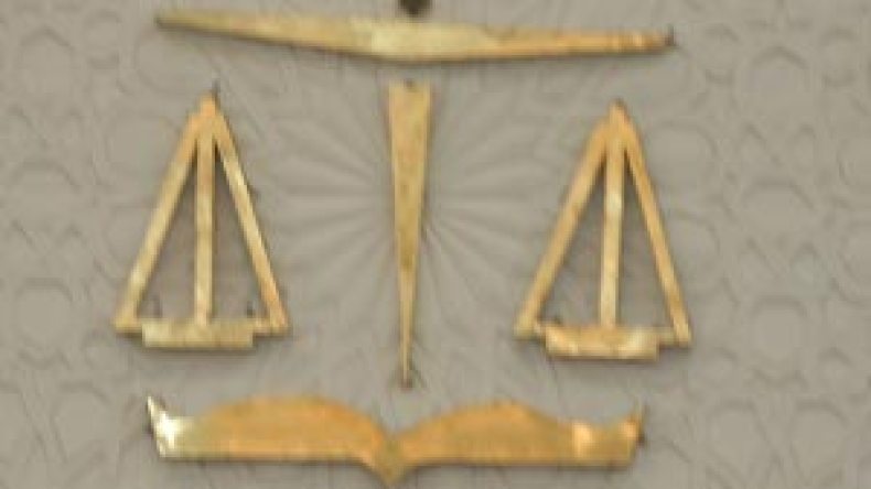 العدالة تأمر بوقف إضراب التربية والنقابات تستنجد بالرئيس