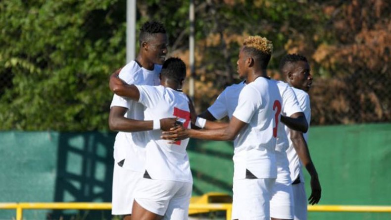 أوّل مُنافس لـ “الخضر” يُسدّد المنح للاعبيه