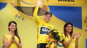 مطالب بِإبعاد النساء عن طواف فرنسا للدراجات