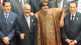 مبارك في السجن بن علي هرب والقذافي اختار الموت