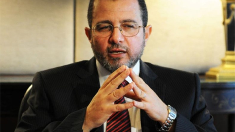 هشام قنديل يفضح السيسي ويكشف أسرار الساعات الأخيرة قبل الانقلاب
