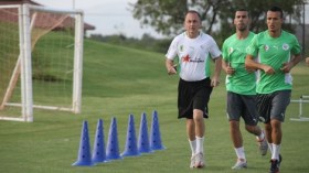 قدير يرحّب بضمّ ثالث هدّافي بطولة فرنسا إلى “الخضر”