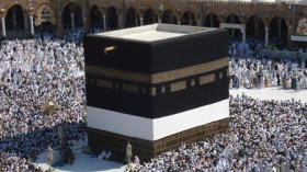 راحة النفوس: ﻿قلبي متعلق ببيت الله الحرام وزوجي يحرمني منه