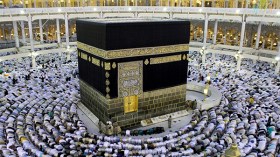 قصّة المؤامرة على الحجّ والكعبة المشرّفة