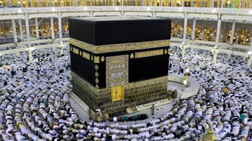 قصّة المؤامرة على الحجّ والكعبة المشرّفة