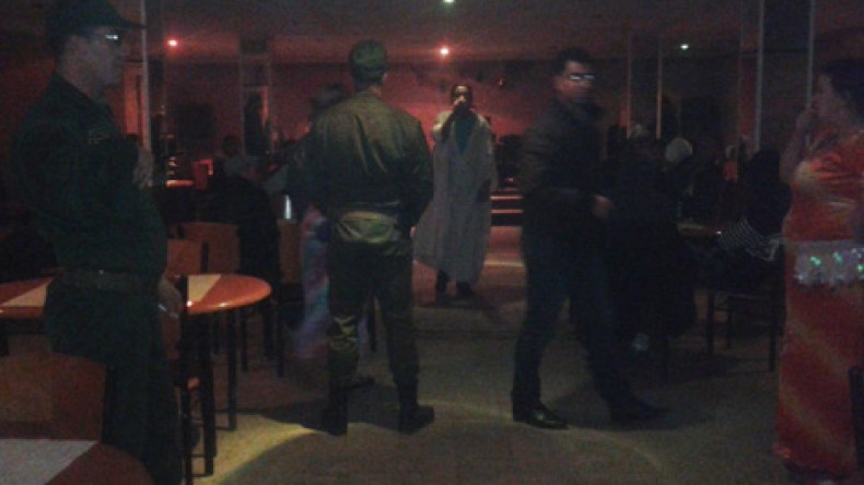 “الشروق” ترافق الدرك في اقتحام “الكباريهات” بڤالمة وتنقل حقائق مثيرة