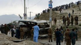 مقتل 12 شخصاً في تفجير قنبلة في أفغانستان