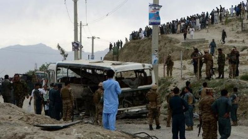 مقتل 12 شخصاً في تفجير قنبلة في أفغانستان