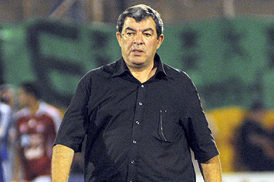 Hannachi estime que des choses ne tournent pas rond dans l’équipe nationale : « Je ne pense pas que c’est Benchikha qui a dressé la liste des sélectionnés, et ce qui se passe va lui porter du tort »