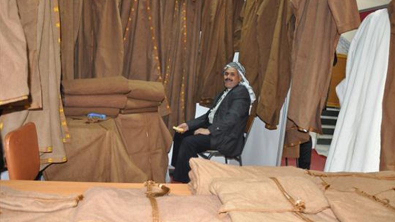 القشابية الصينية تنافس الأصلية في عقر دارها