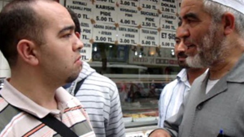 حرب فتاوى على ظهر السفينة ووحشية إسرائيل وحّدت المسلمين والملحدين؟!