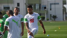 كادامورو يواصل استفزاز زملاءه وخاليلوزيتش بسبب عدم اشراكه في المباريات