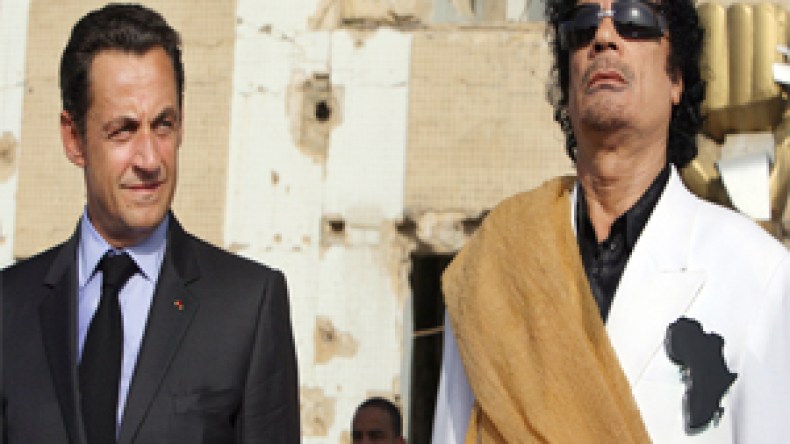 القذافي: ساركوزي “مهبول” وسأتحالف مع القاعدة