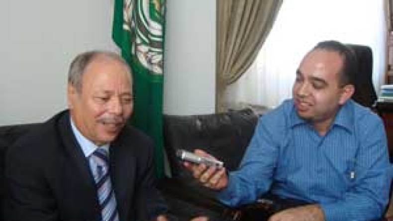 “الساسة الفلسطينيون يتحملون المسؤولية كاملة عن حصار غزة”