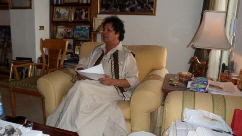 “حكام ليبيا الجدد” يخشون القذافي حتى وهو ميت