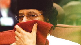 القذافي لا يسافر إلا ومعه خيمته وناقته وقطيع من الماعز