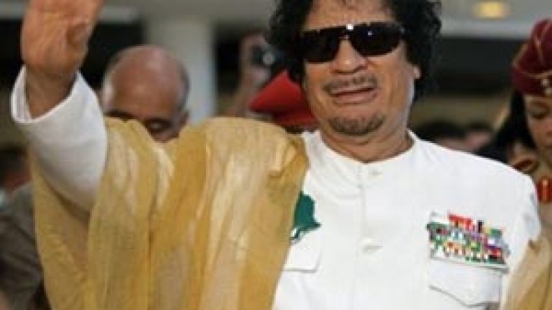 القذافي: “شعبي مستعد للموت من أجلي و أوباما رجل طيب تم تضليله ” ( فيديو )