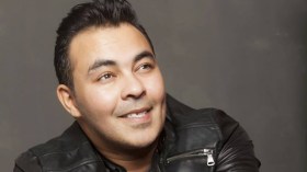 حصريا: كادير الجابوني يغني كلمات شارة مسلسل “الخاوة”