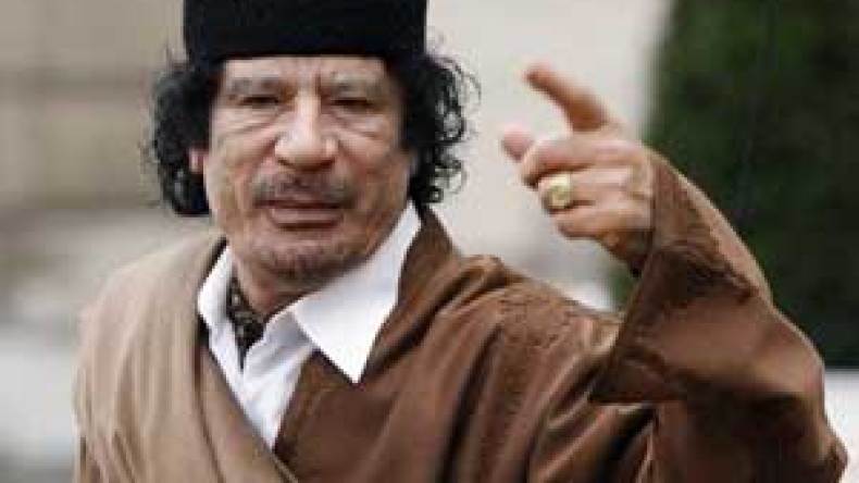 “الأندبندنت”: قتل القذافي “عرضا” في عملية عسكرية متعثر في ليبيا