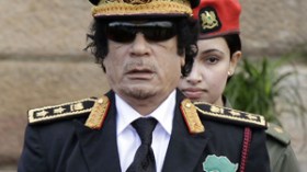 أقنعة القذافي.. نرجسية وقاتل مخلّص