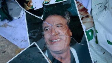 Libye: Kadhafi court toujours, un de ses fils sous “bonne garde”