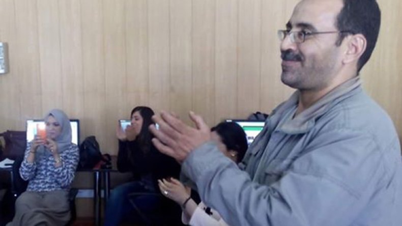 والي بلعباس يمنح عائلة فقيد “الشروق” قاضي بومضول سكنا اجتماعيا