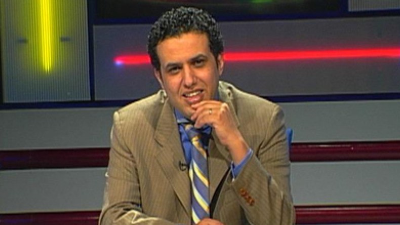 الإعلامي الليبي الكاديكي يواصل سبه للجزائر والشيتة لبلد زوجته المصرية