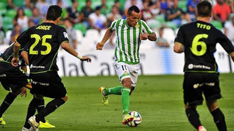 قادير يحقق الصعود مع بيتيس رسميا إلى “الليغا”