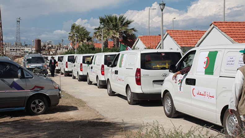 تبرعات “قافلة الجزائر الرابعة” توجه للاجئين السوريين والفلسطينيين بلبنان