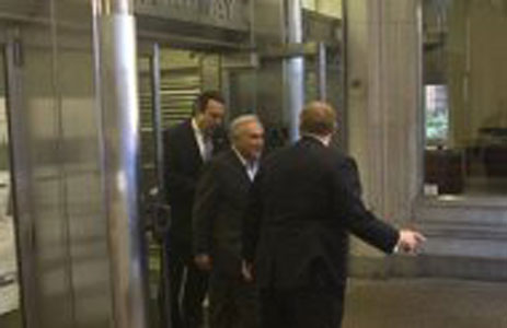 Affaire DSK: “J – 1” pour Strauss-Kahn, qui va plaider non-coupable