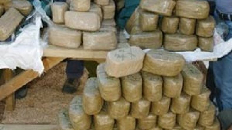 محاولة لتهريب مخدرات في سخان سيارة ومغربيان وجزائري ضمن شبكة دولية