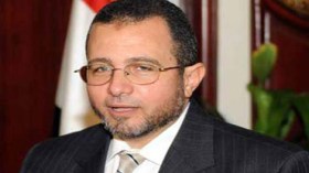 محكمة مصرية تؤيد سجن رئيس وزراء مرسي عاما