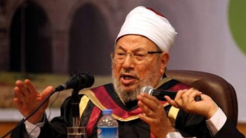 القرضاوي للمصريين: أوقفوا العسكريين عند حدّهم