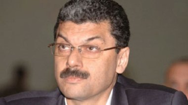 L’Algérie gèle les avoirs de Kadhadi