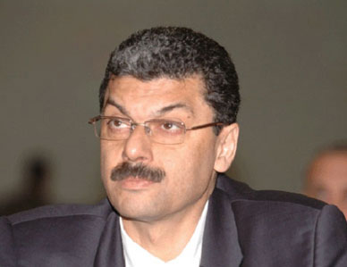 L’Algérie gèle les avoirs de Kadhadi