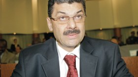 فرض ضريبة قدرها 3 بالمائة من مبلغ الإستيراد على مستوردي الخدمات