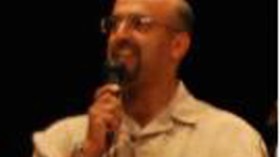 الناقد إدريس قرقوة يقاطع حفل تكريمه في افتتاح المهرجان العربي للمسرح بالقاهرة