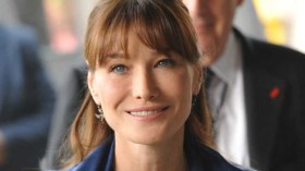 كارلا ساركوزي تبيع النبيذ لتمويل مشاريع خيرية