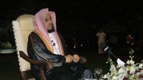 انتم تعبثون بصورة الجزائر المشرقة أيها المراهقون