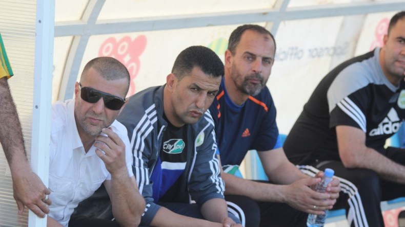 “مقصلة الإقالة” تتربص بالمدربين وقانون الفاف “يحمي” الأندية