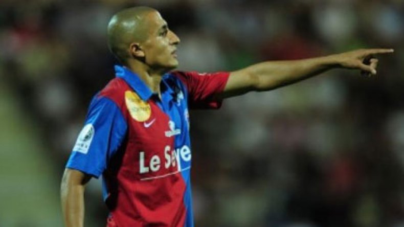 قاسي يوقع للوفاق لموسمين بـ10 آلاف أورو شهريا