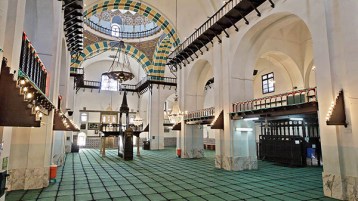 في قصر الشلالة